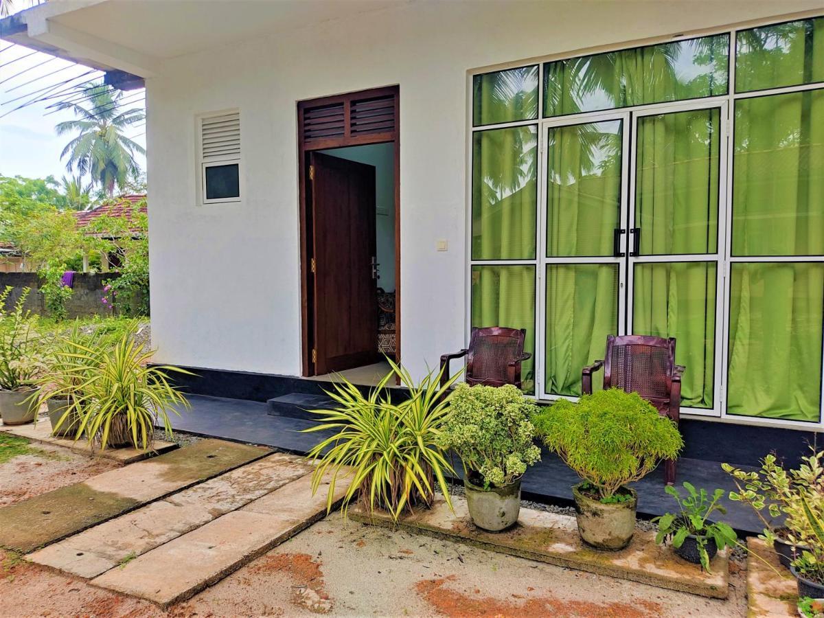 Sandy Palms Guesthouse Hikkaduwa Exterior foto