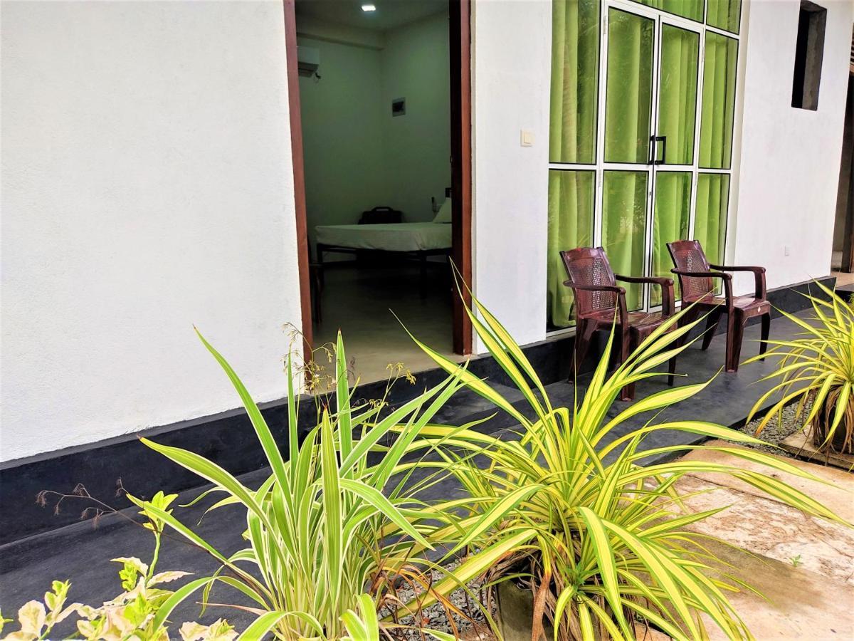 Sandy Palms Guesthouse Hikkaduwa Exterior foto